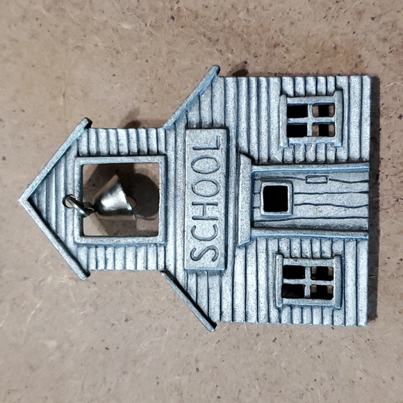 JJ Jonette Jewelry Company pewter schoolhouse brooch pin with active bell - Picture 1 of 2